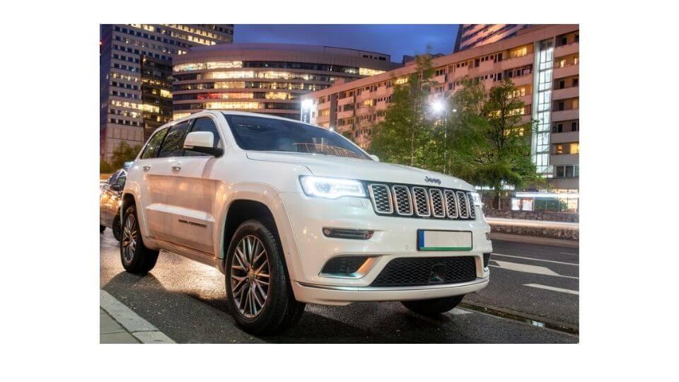 grand cherokee v6 towing